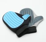 Soft Rubber Fur Animal Grooming Gloves Customized Color Long Service Life