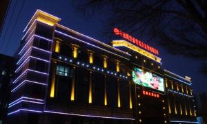 Quality P15.625mm transparent glass video led display price billboard displays wholesale
