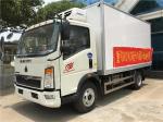 Howo Light Refrigerated Cargo Truck 3 Ton Capacity 4X2 Driving Type