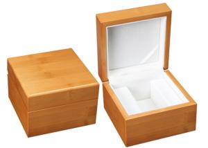Quality Single Solid Wooden Watch Box Handmade Recyclable High - Grade For Gift Packaing wholesale