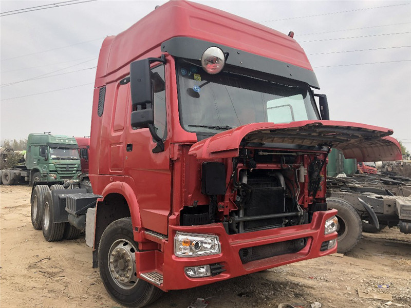 Sinotruk HOWO 6X4 420HP Used CNG Engine Tractor Truck 40 Tons Prime Mover
