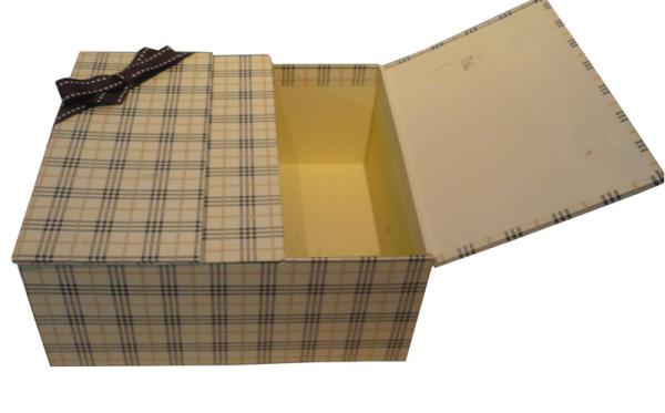 Large Cardboard Keepsake Gift Boxes, Oriflame Square Lines Paper Box For