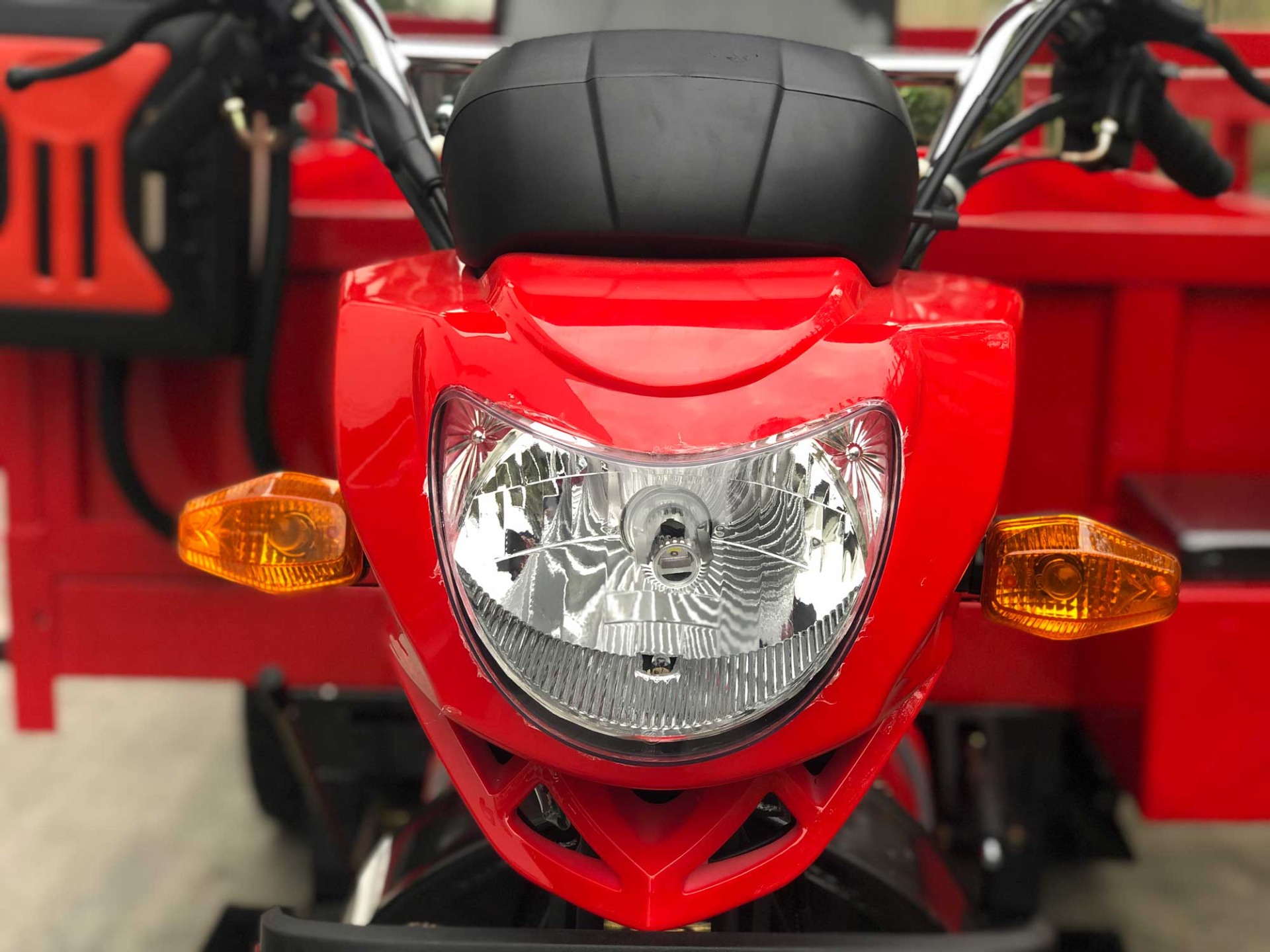 Unleash the Power of DAYANG DY-H8 250cc/300cc/350cc Tricycle in Africa with 12V Engine