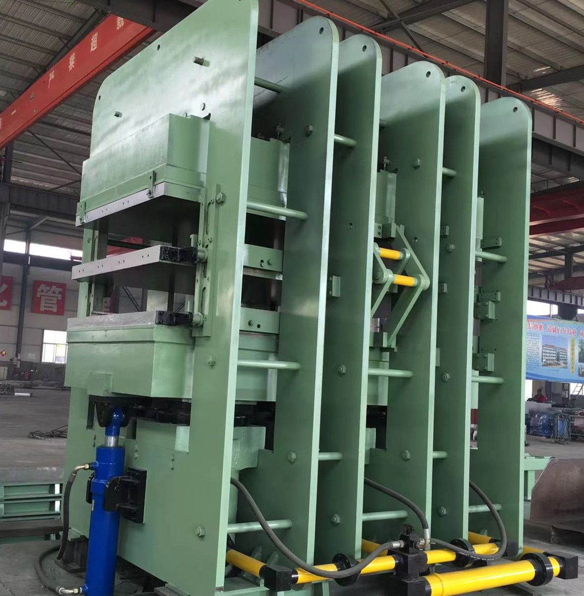 Nominal Molding Power of 1.00-20.00MN Rubber Belt Press for Making Rubber Products
