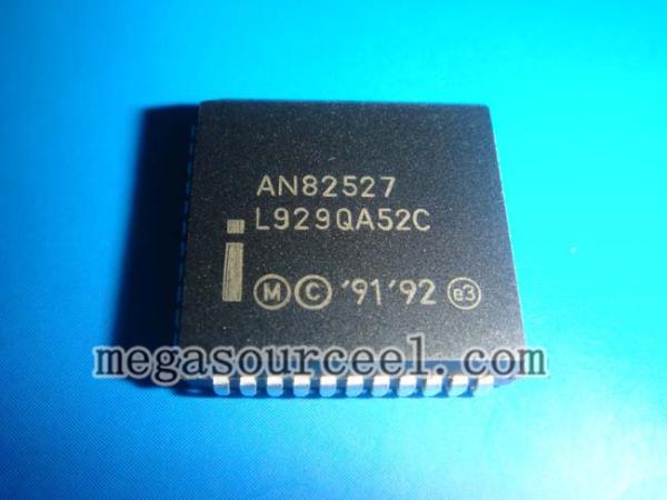 AN82527 - Intel Corporation - SERIAL COMMUNICATIONS CONTROLLER CONTROLLER AREA