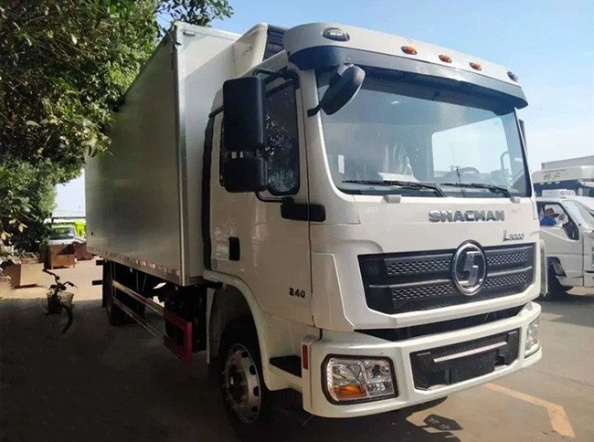 Shacman L3000 4x2 Heavy Duty Cargo Truck Chassis 210hp 6 Wheels Chassis To Be Purchased