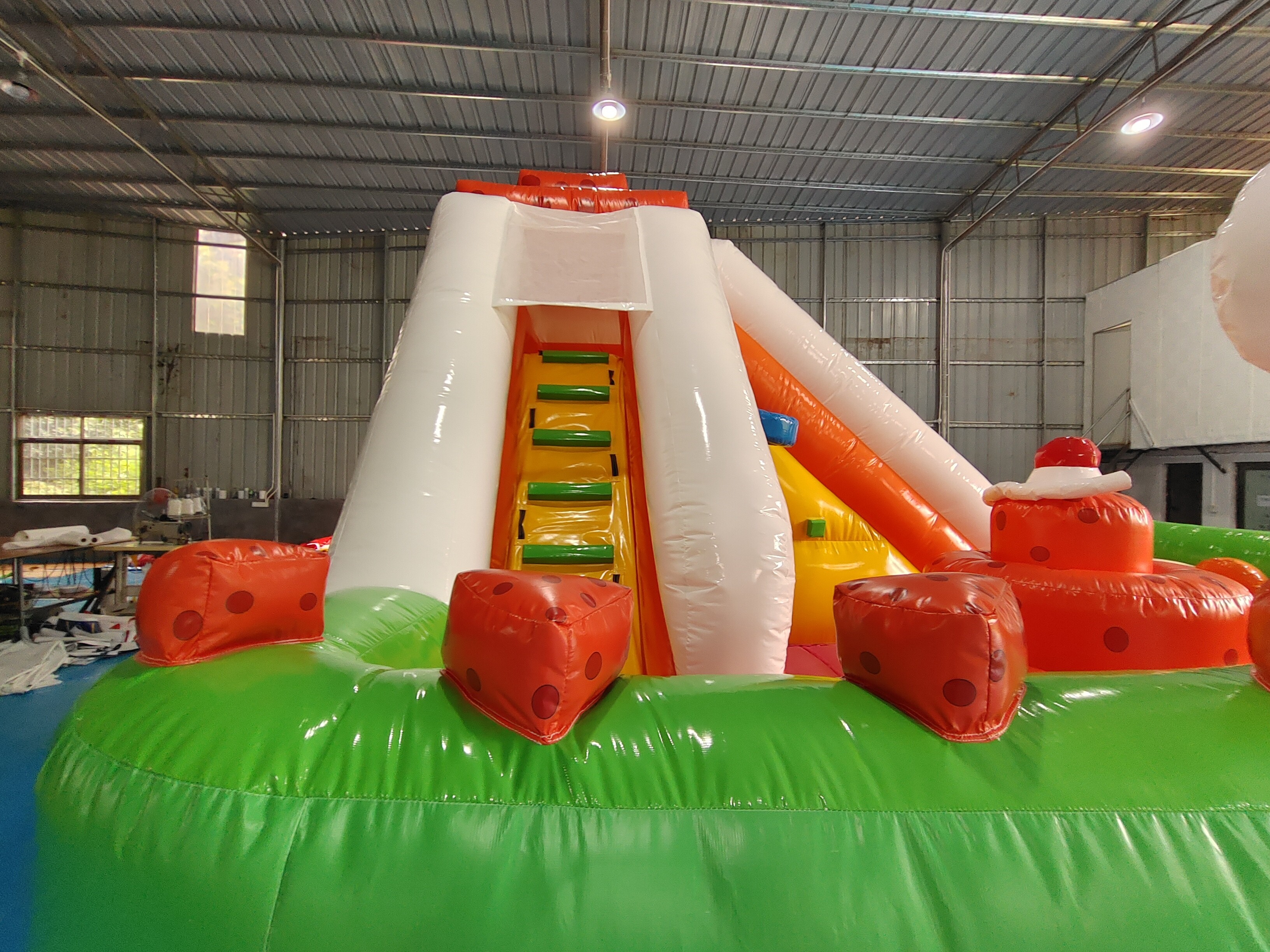 New Design PVC Inflatable Bouncy Castle Cheese Time Inflatable Fun City With High Slide Obstacle Course For Rental