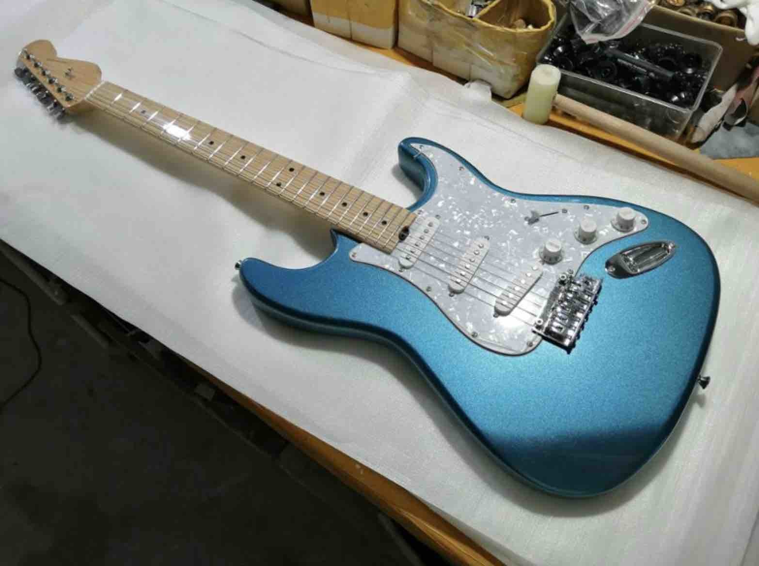Metal blue color solid body white pickguard maple fretboard Elite electric guitar