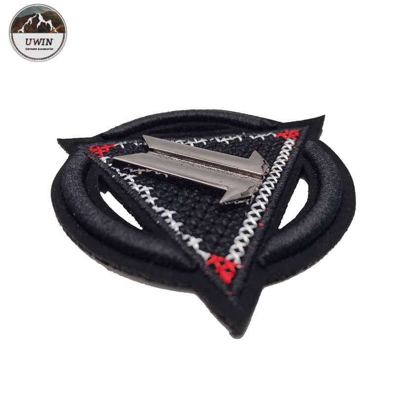 3D Embroidery Designs Patches Custom Logo 5cm Size With Metal / Felt Material