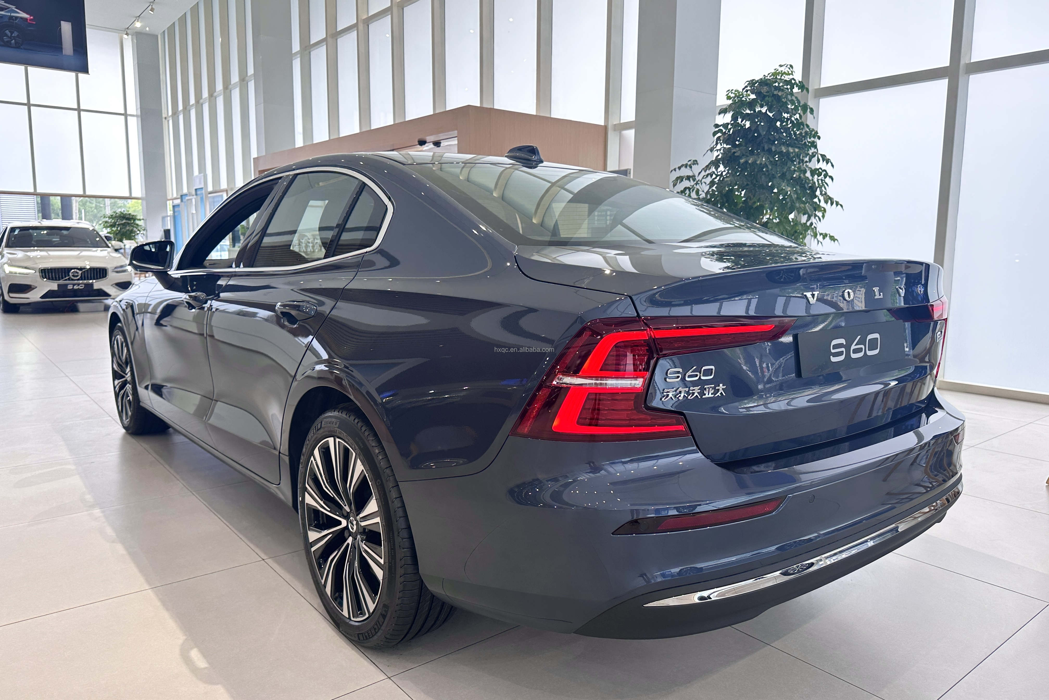 Long Range and High Speed 2023 vol-vo S60 Plug-in Hybrid Electric Vehicle for Transportation