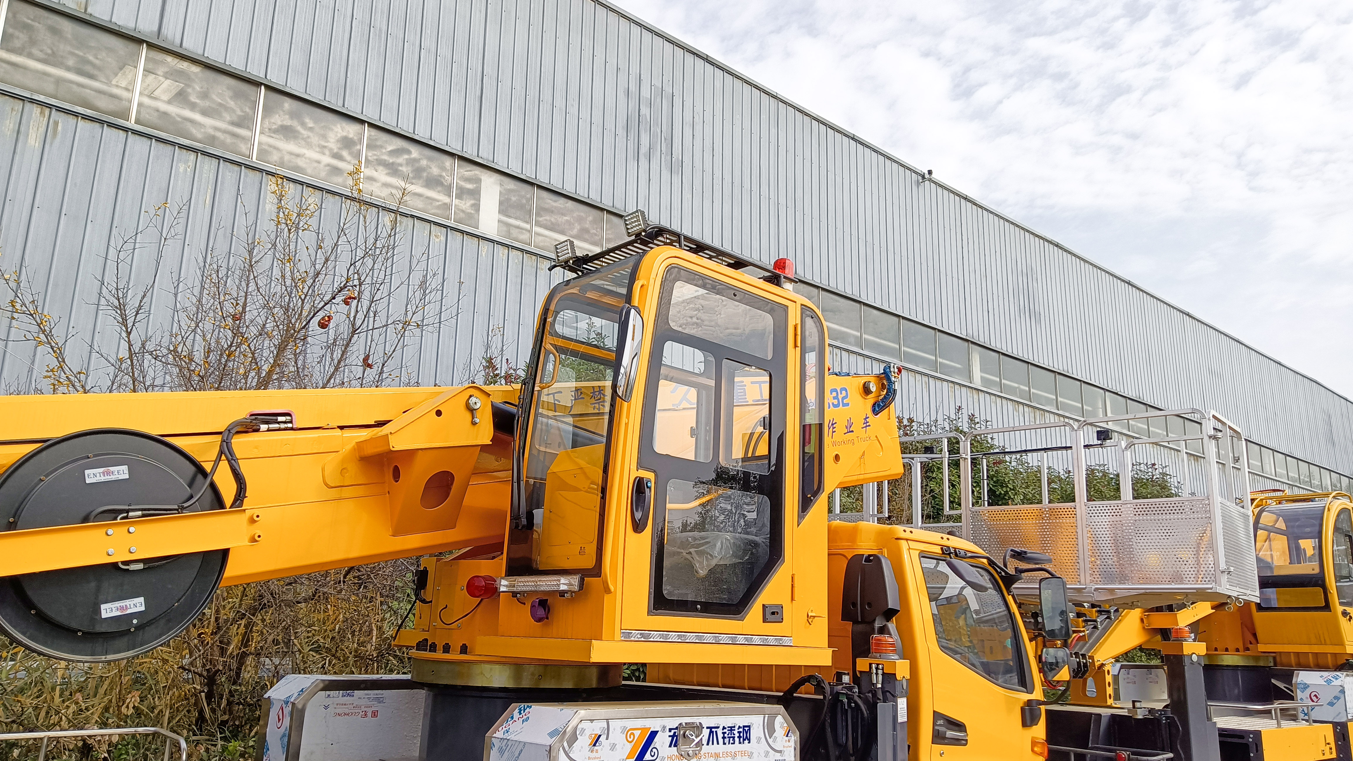Hot Selling telescopic boom Lift 36m Aerial Working Platform Truck
