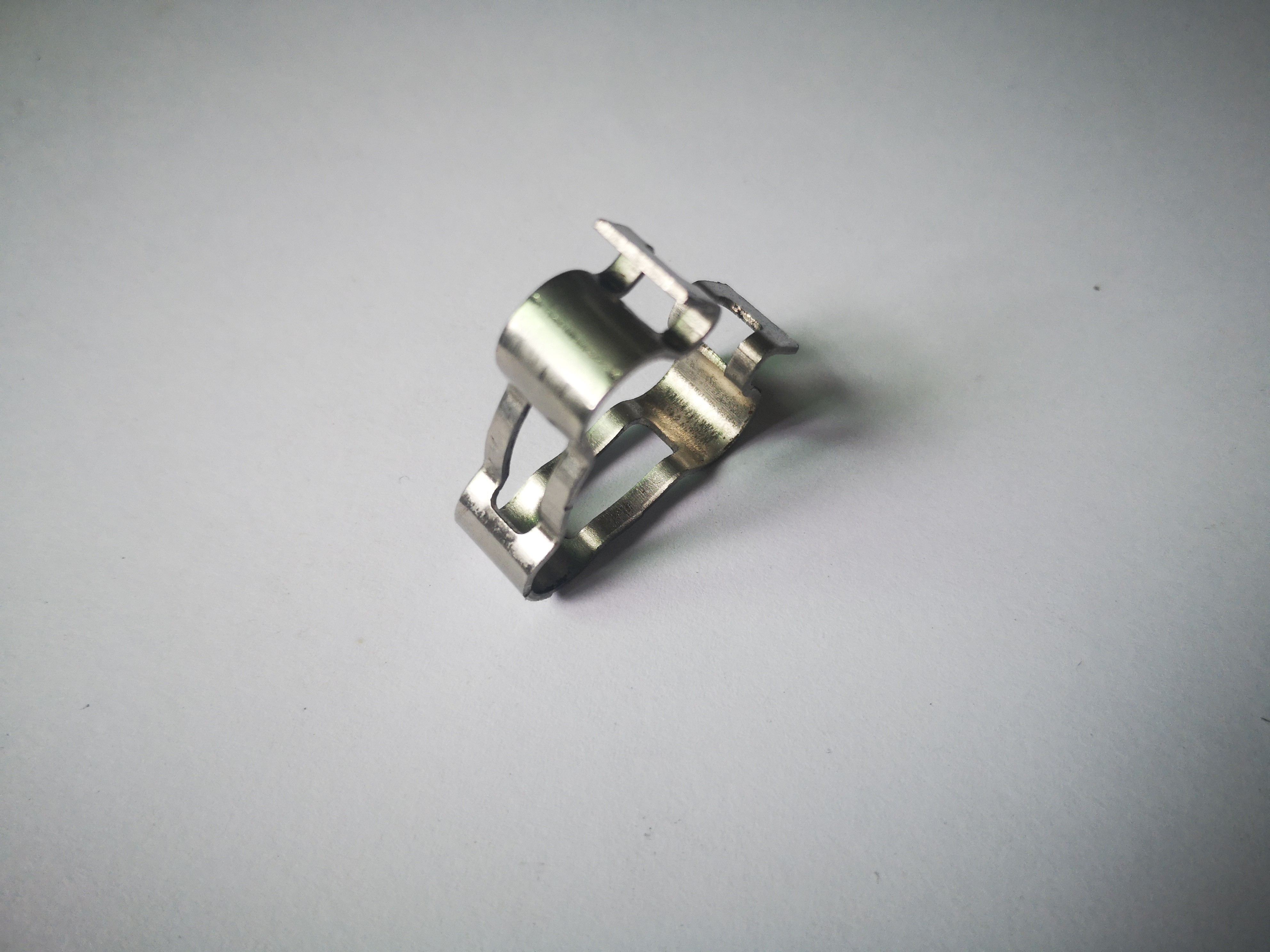 Custom Stainless Steel Three-Prong Retaining Clip | High-Elastic Spring Clamp for Fastening, Grounding & Positioning