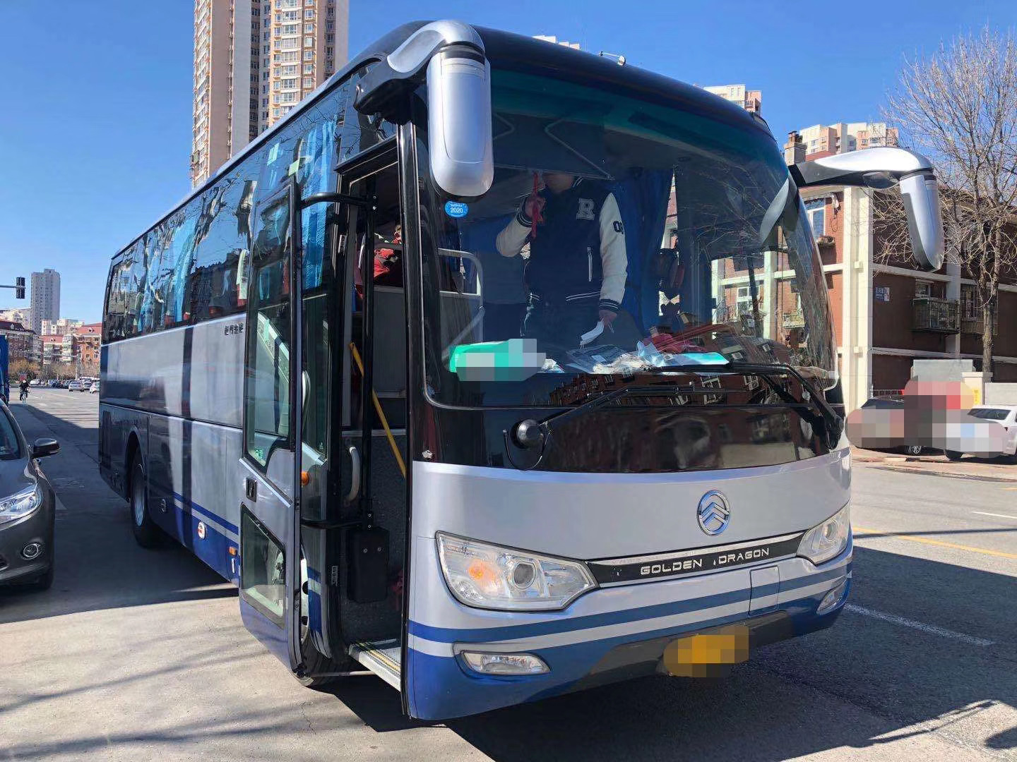 Manual Transmission Second Hand Coach Bus in UAE 38 Seats 12000*2550*3830mm Luxury