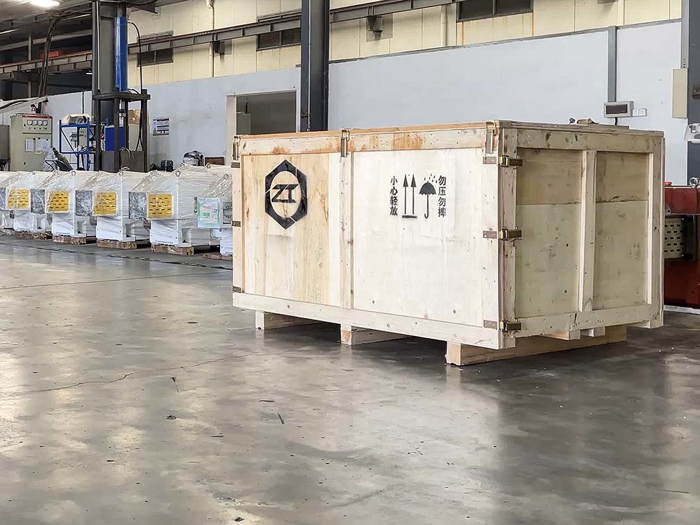 Twin screw extruder gearbox delivery