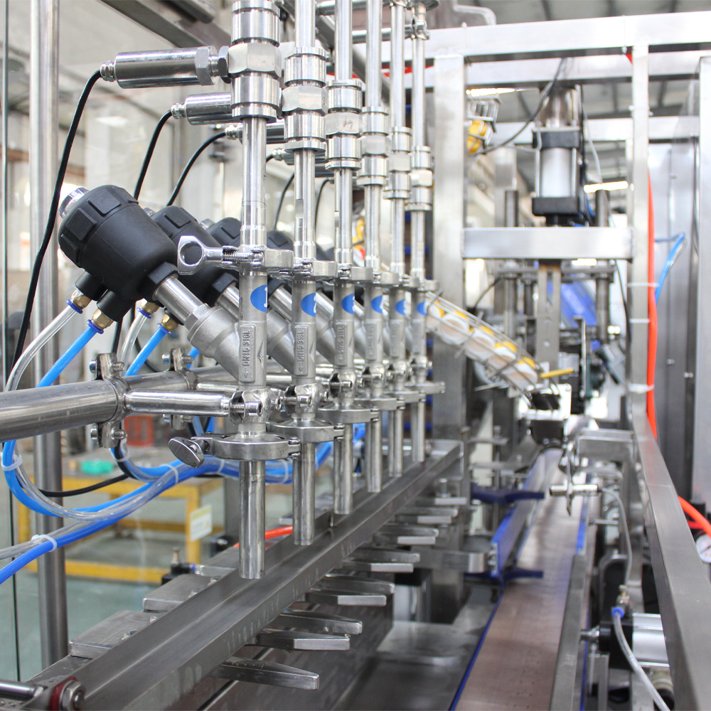400BPH 500BPH Oil Filling Machine Oil Bottle Packing Machine 1500 KG