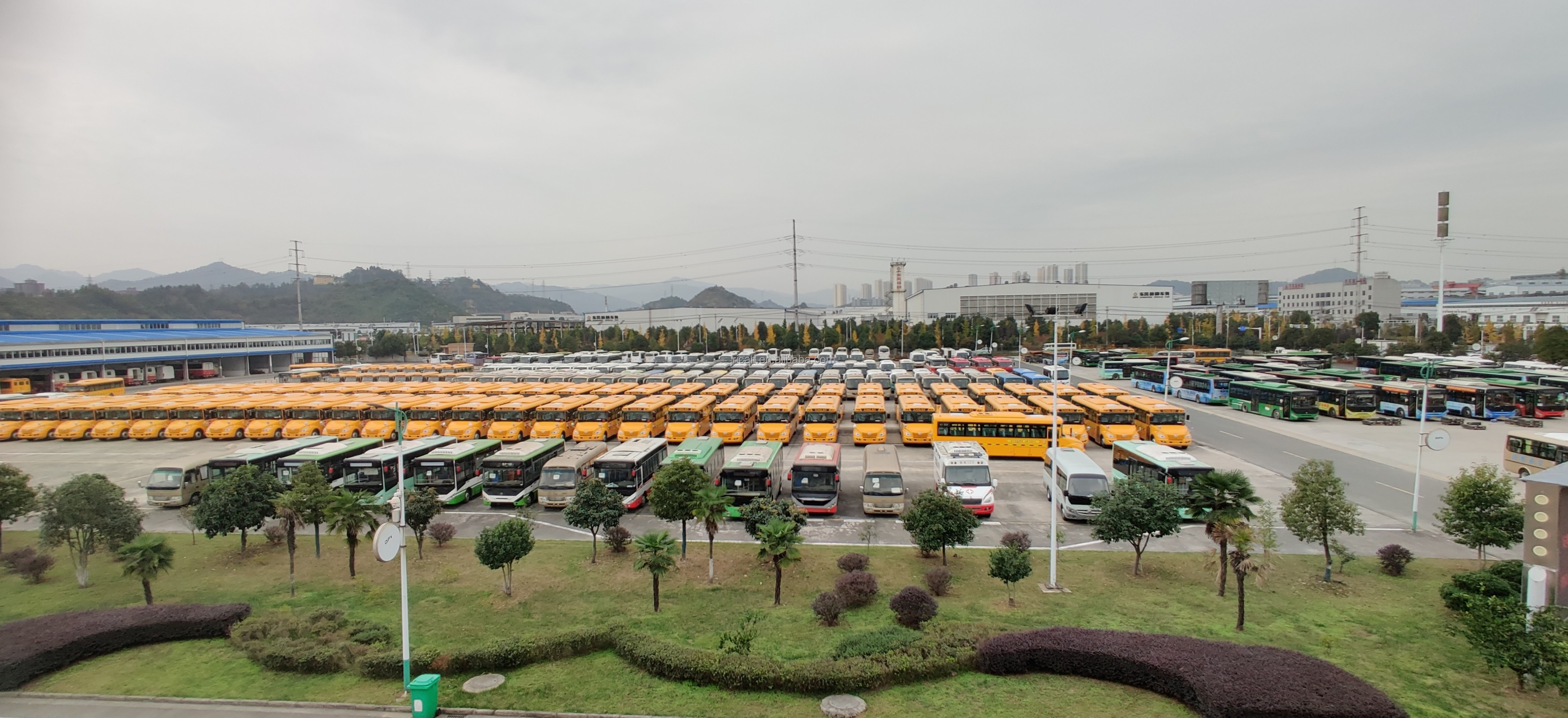 EURO 5 Emission Standard 4X4 6X6 10T Desert Off-road Pickup Cargo Truck from Dongfeng