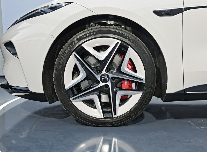 Pure Electric Vehicle Feifan F7 Comes With Free Battery Charging And Swapping For Life 500km RWD Drivetrain Electric Car