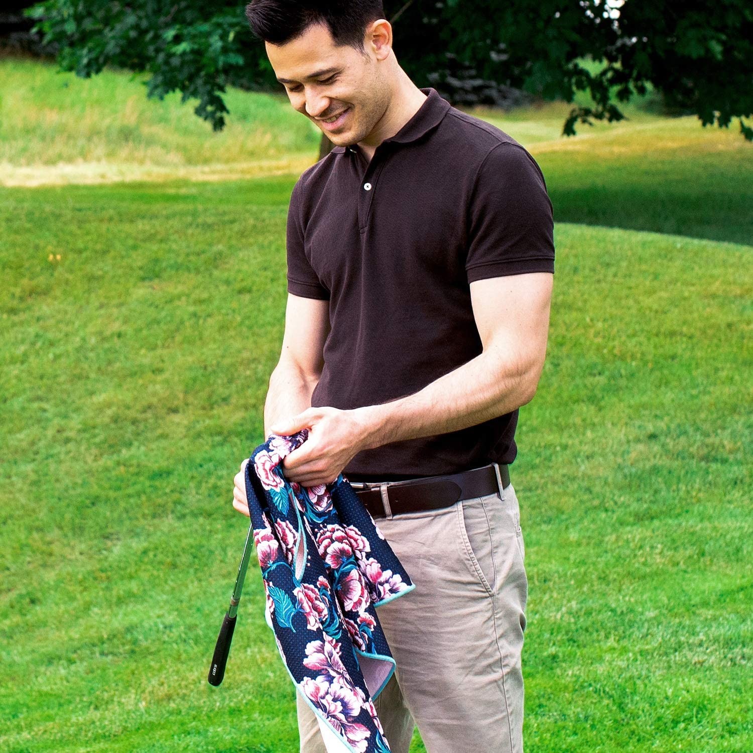 Round Rectangle Customized Microfiber Waffle Golf Hand Towel Lightweight Absorbent For Golfers