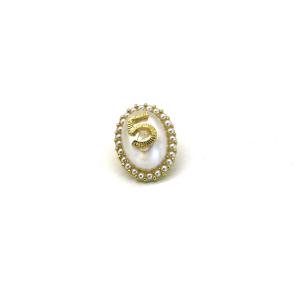 Quality Alloy Plated Gold Oval Cufflinks , White Pearl Cufflinks For Shirt ODM wholesale