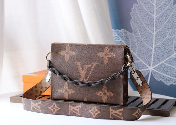 M47547 Wash Bag Monogram Carvas And Genunie Leather Luxury Chain Bag Make Up