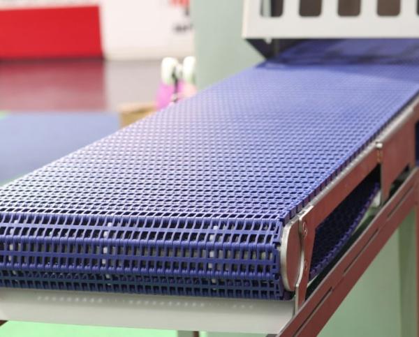 Plastic Flat Top Modular Conveyor Belt for Food and Packaging Industry Conveyor