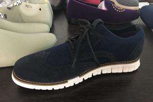 Quality Customized Knitted Men's Casual Shoes Breathable Flyknit Lightweight Shoes wholesale