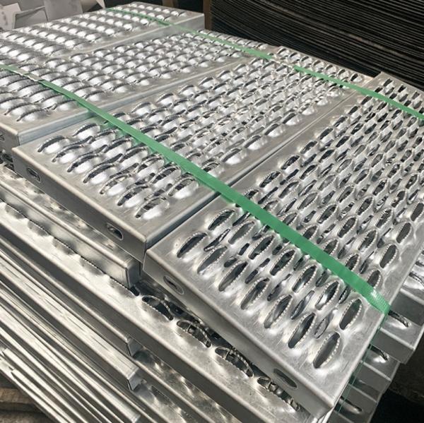 Cheap Galvanized Steel Diamond Grip Grating For Industrial Safety Walkways for sale
