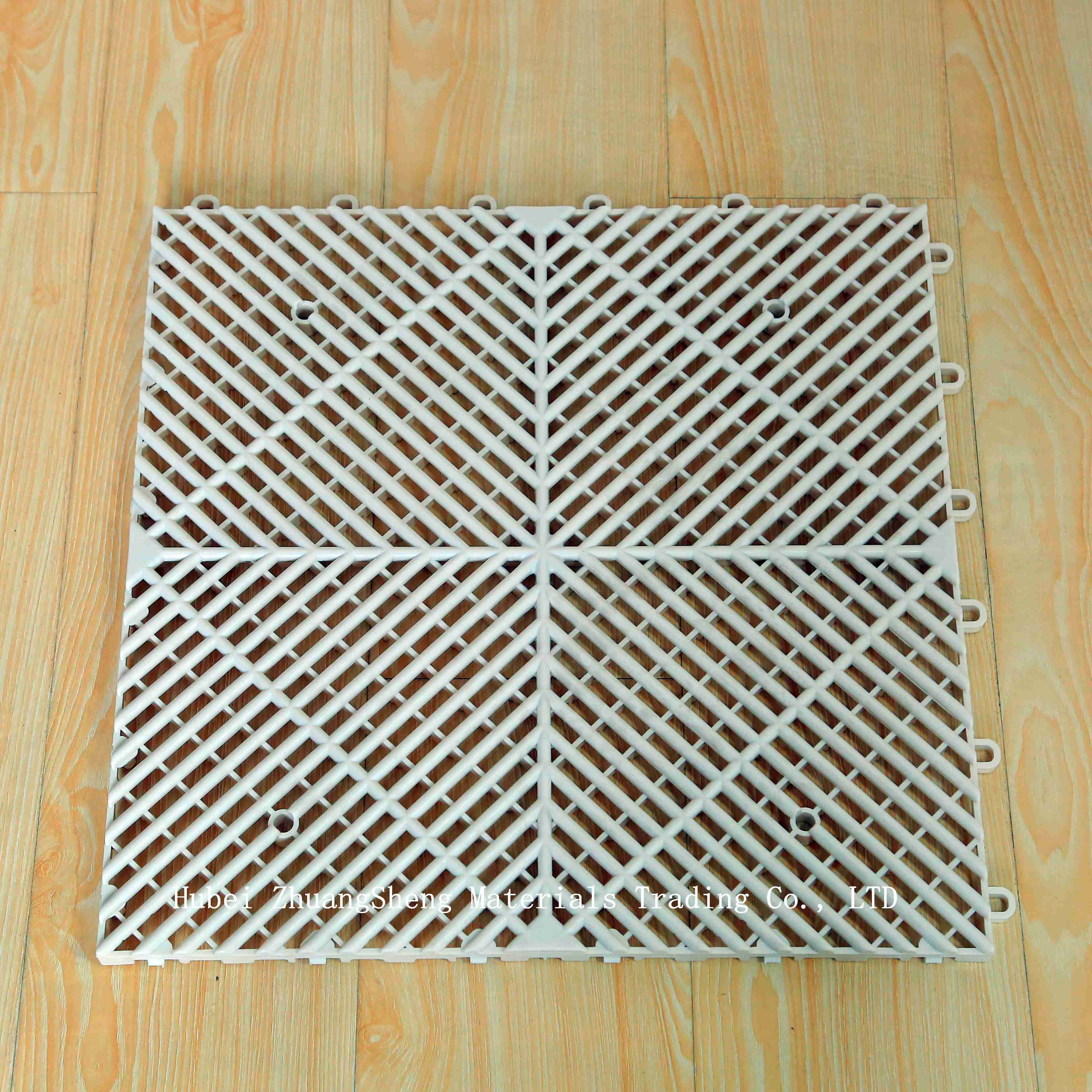 1.8mm Plastic Floor / Plastic Permeable Floor / Modern Interlocking PP Flooring Indoor Sports Plastic Floor Mats