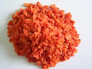 Quality Dry Cool Place Storage HALAL Orange Red Dried Carrot Chips Low Sugar wholesale