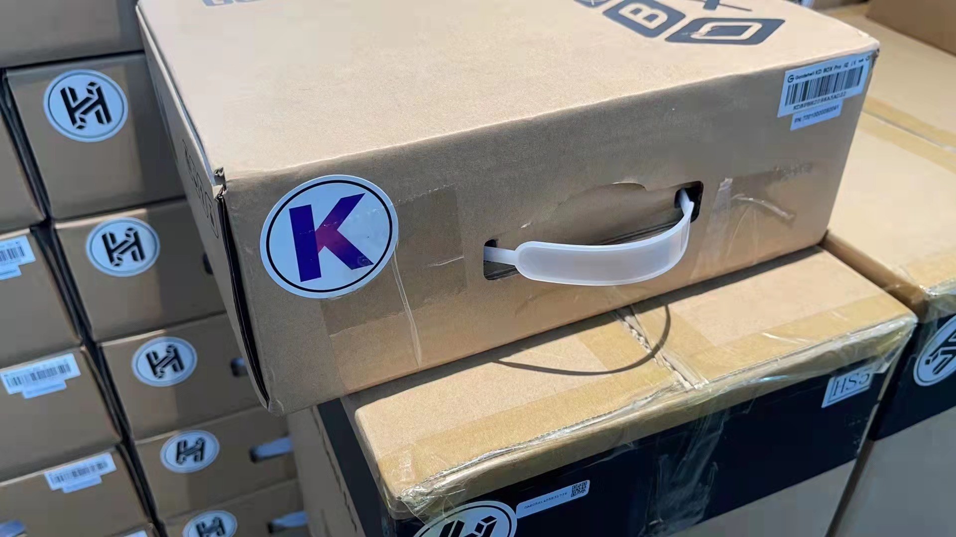 Goldshell KD BOX Pro Miner 2.6Th/S 230W Kadena Algorithm 2 Fans