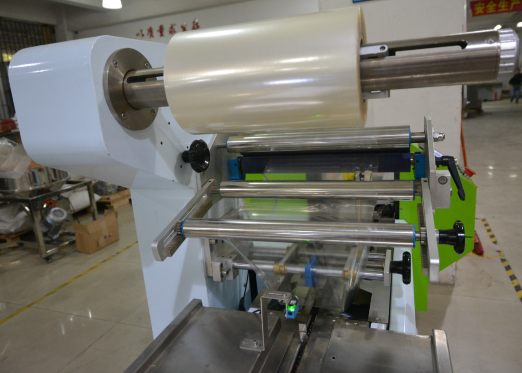 Foods Vegetable Fruits Flow Wrap Packaging Machine CE SGS ISO9001