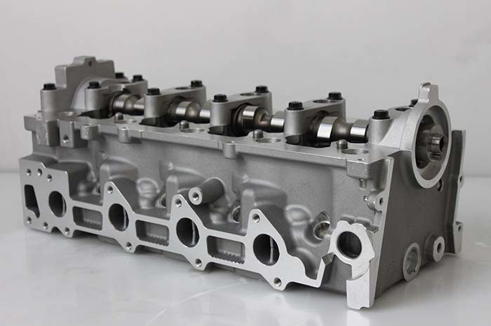 Hyundai D4EB Complete Cylinder Head 2210027400 2210027750 2210027800 908773