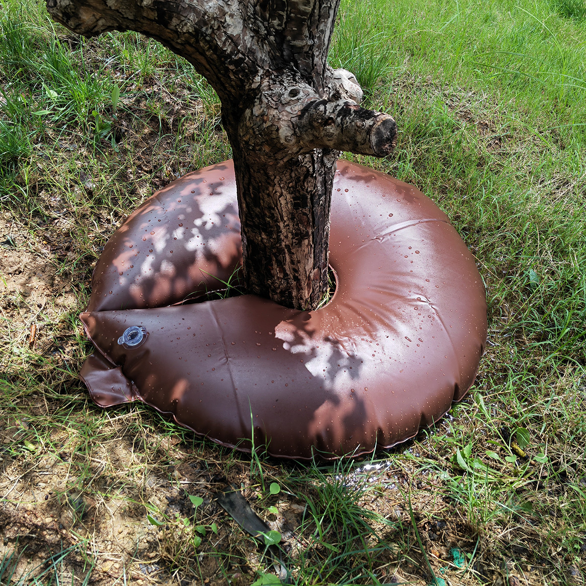Plastic Tree Watering Ring Bag for Small Trees 15 Gallon Slow Release Irrigation Bag