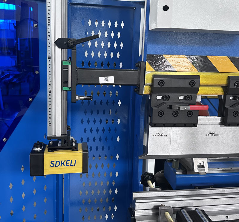 Delem DA53T Press Bending Machine 40T Mini CNC Press Brakes 1200mm 4+1 Axis