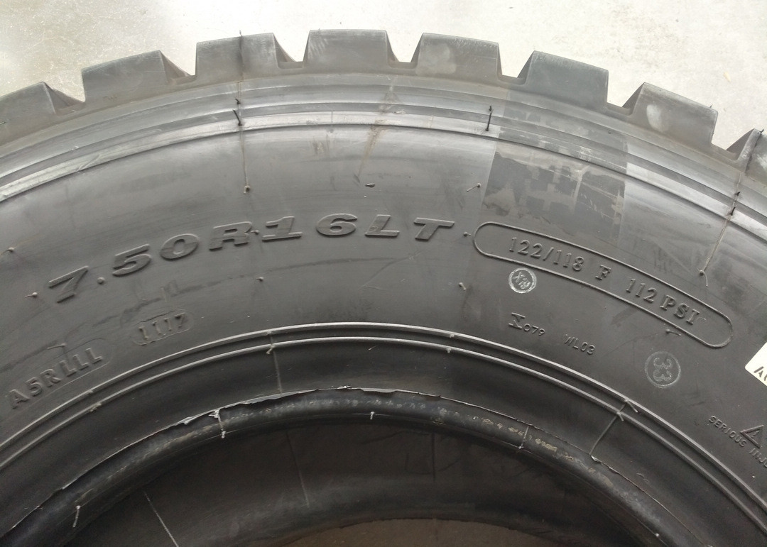 Improved Loading Capacity Light Truck Tires 7.50R16LT Width Below 255mm