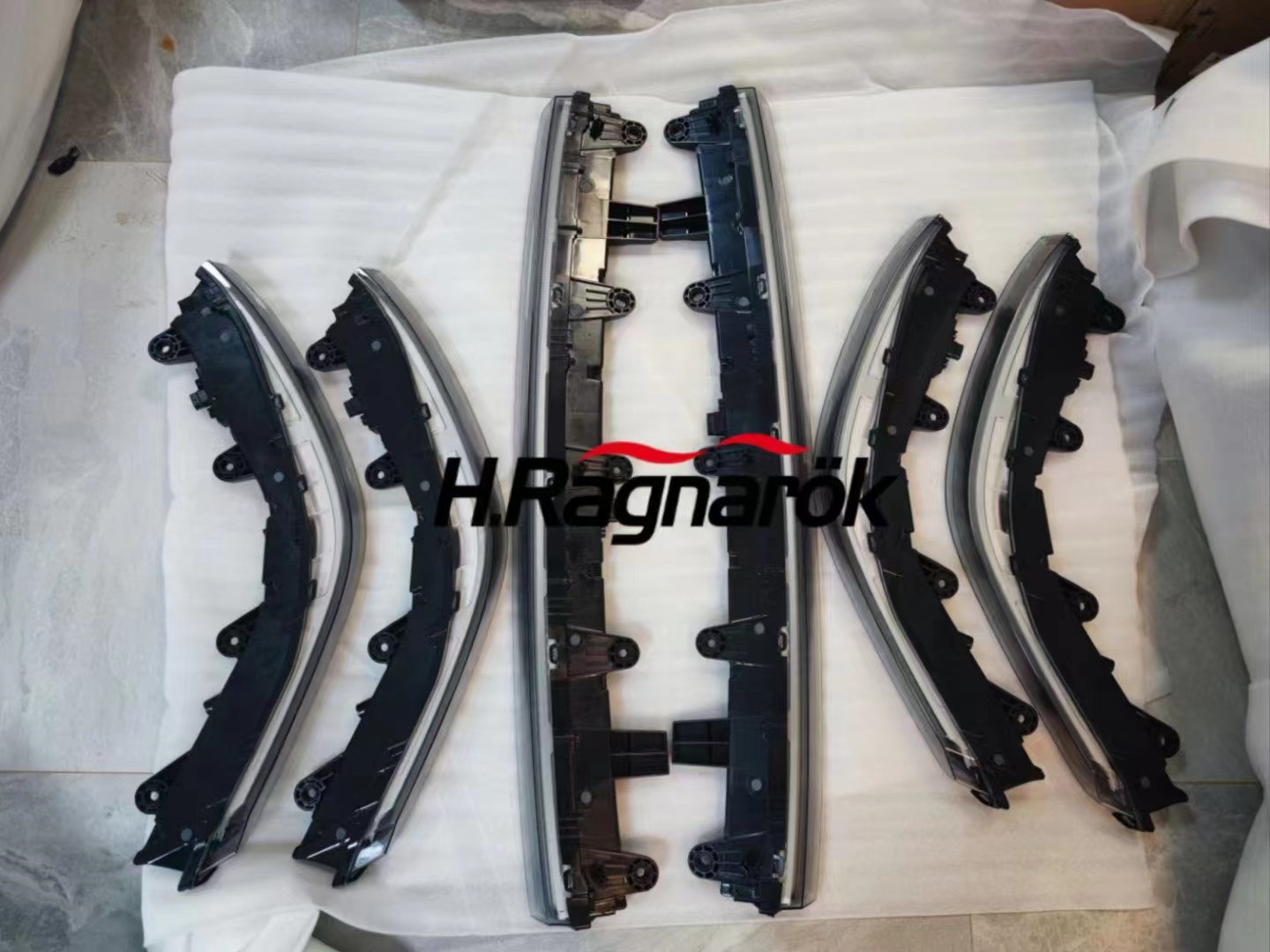 SF90FXX Ferrari SF90 Body Kit Front And Rear Car Bumper Side Skirt Hood Taillights