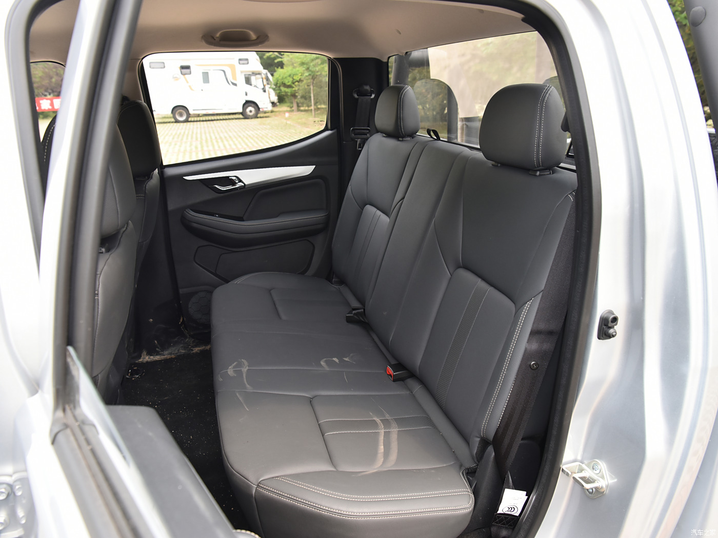 Isuzu Ruimai 4x4 Diesel Pickup Truck with Double Cabin and Left Hand Drive in Hot Market