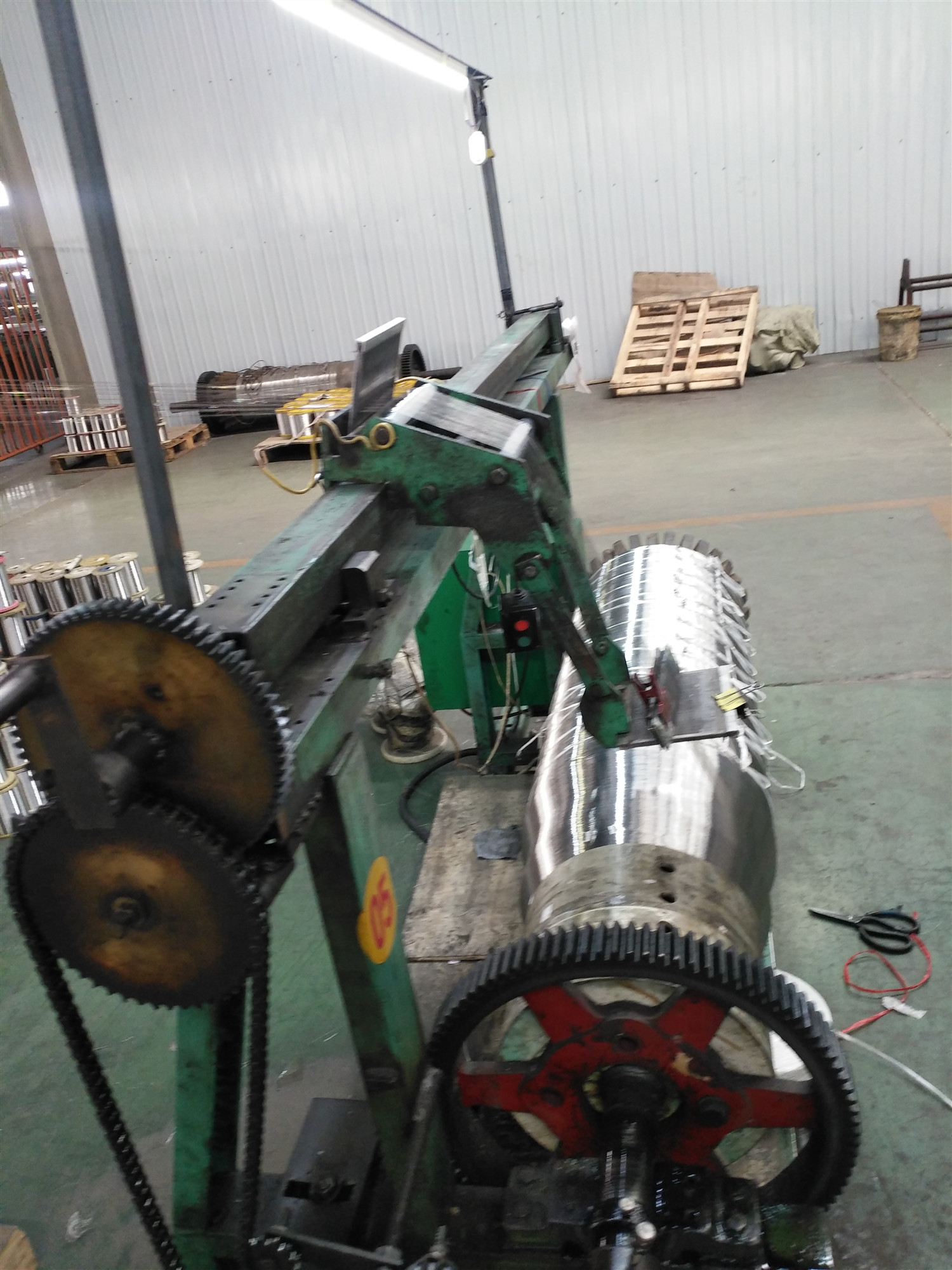 Full automatic 20mesh-80mesh (0.45mm-0.12mm) metal wire mesh weaving machine
