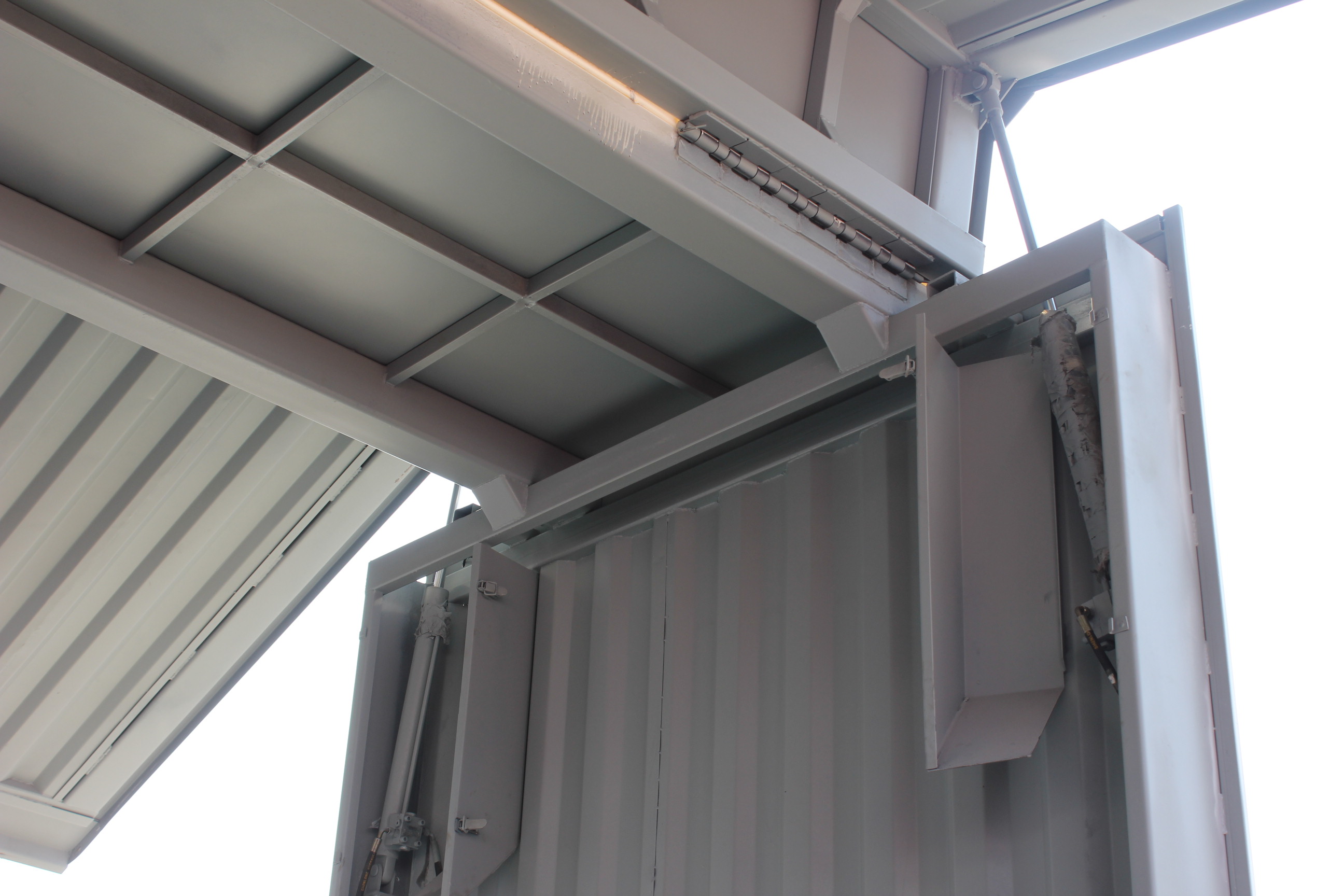 53ft Enclosed Box Cargo Dry Wing Van Truck Semi Trailer with 30-100T Max Payload