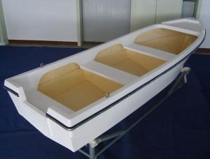 Quality Stability Fiberglass Fishing Boats 330 Kgs 4.2m Single For For Cruising / Diving wholesale