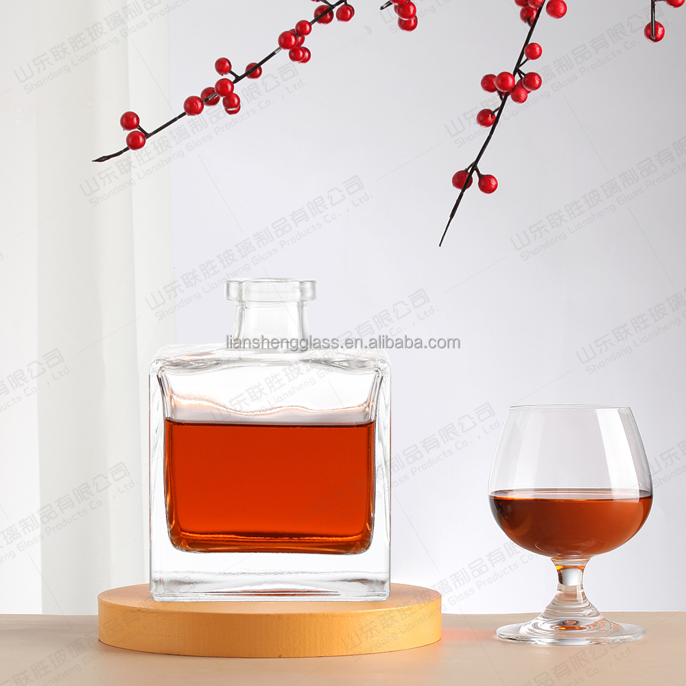 750ml Whisky Bottle Made of Healthy Lead-free Glass for from Big Glass Wine Bottle