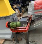 Mobile wood pallet crusher wood chip crusher wood crushing machine with shaft