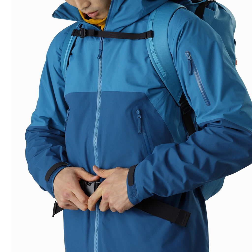 Waterproof Outer Wear Apparel Mountain Sports Hiking Jacket With Full Pockets