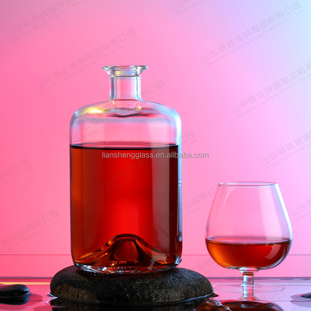 ODM Customize 700ml Square Brandy Glass Wine Bottle For Whisky