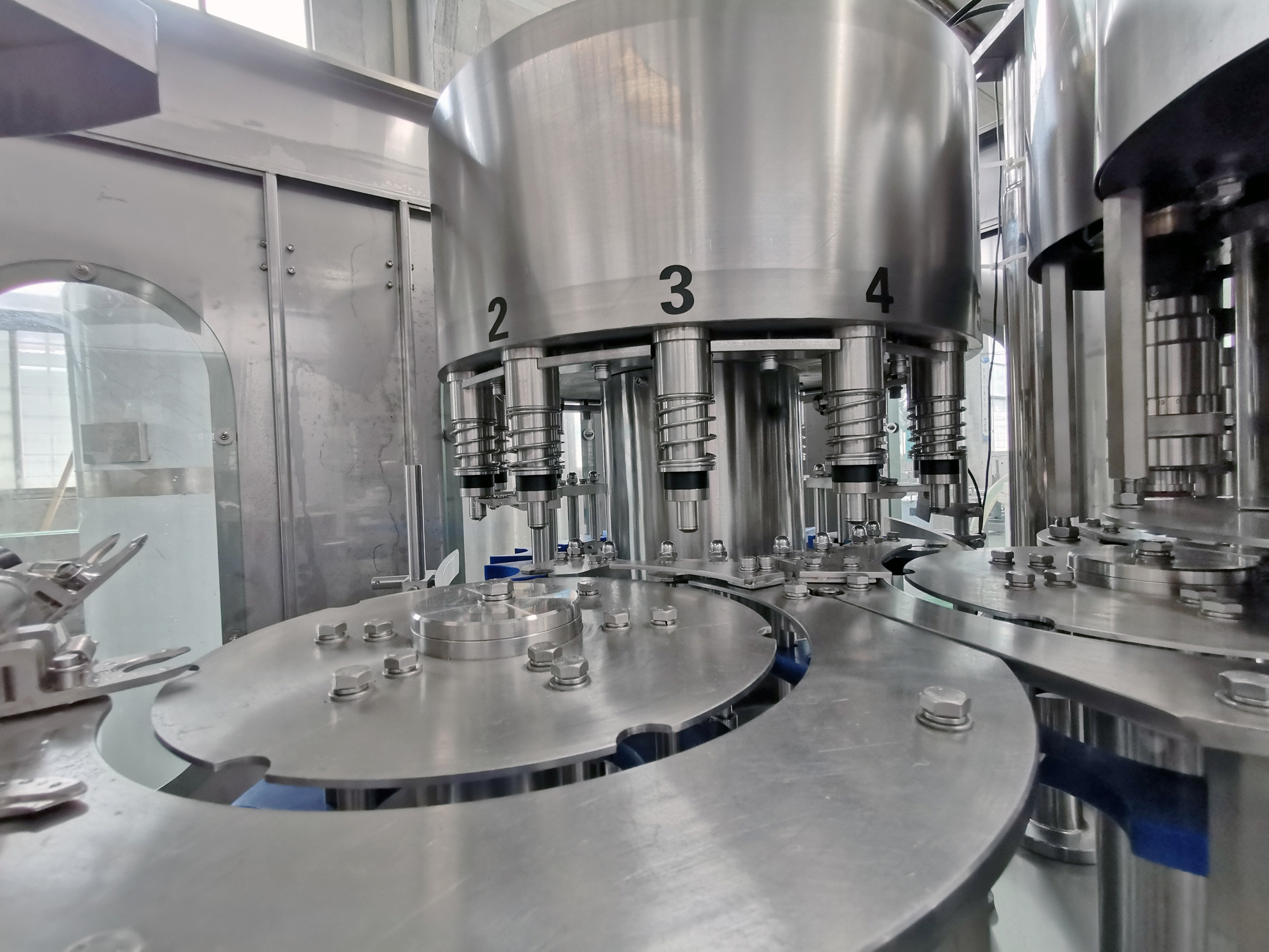 SS304 60bpm Mineral Water Pet Bottle Filling Machine