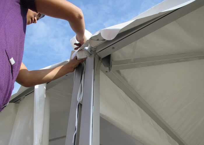 Rain proof Bline Tent Alpain Commerical Party Tent With Roof Rain gutters 100 People Capacity