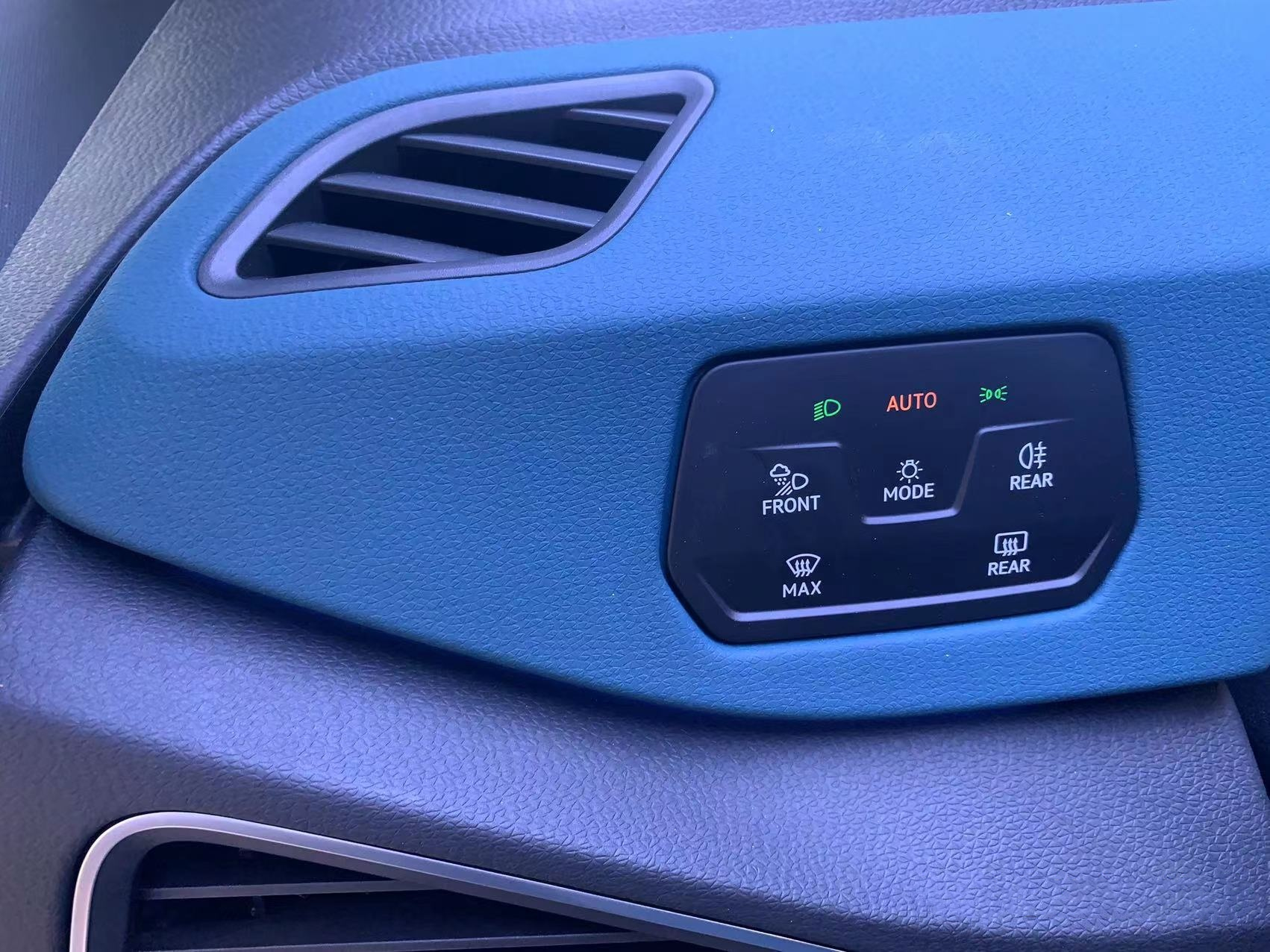 Electric Motor 2024 VW ID3 Pure Electric Car with 170 Horsepower and 5-Door 5-Seat Hatchback Body Structure Direct