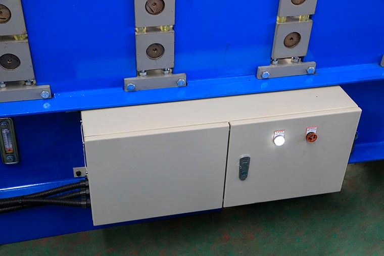 Metal Glazed Roof Tile Roll Forming Machine With High Production Speed