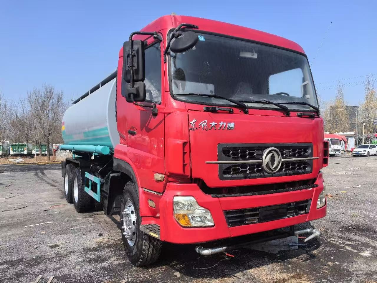 FAW Tank Watering Truck Dongfeng Sinotruk HOWO Shacman Road Sprinkler Sanitation Vehicle 20000/30000L 6X4 Heavy Duty Milk Tanker Drinking Water Truck