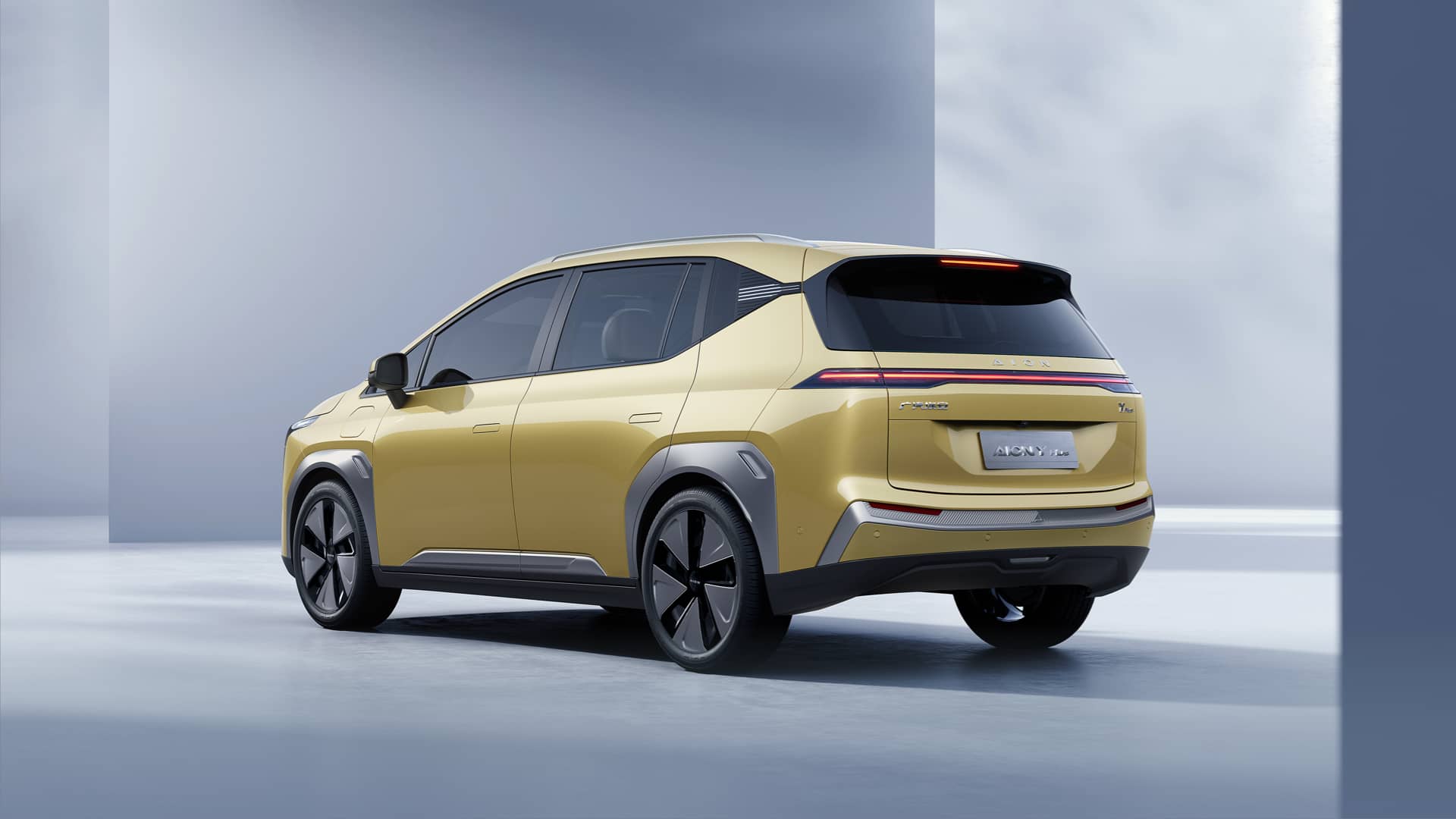 New Energy Vehicles Aion Y Plus Cars With Camera 5 Door 5 Seat SUV Max Speed 150km/H